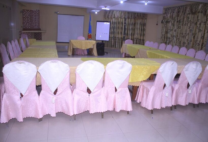 استراحتگاه La Joie Plazza