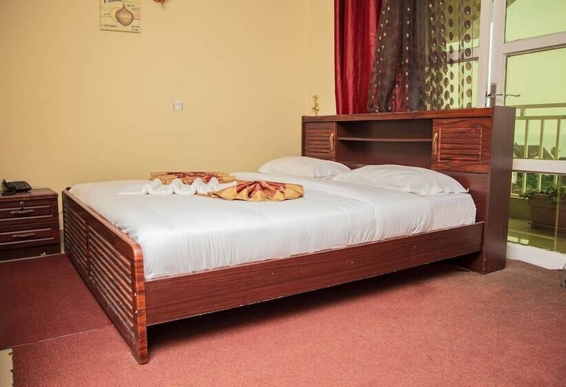 استراحتگاه La Joie Plazza