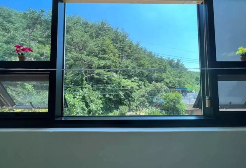 Yangyang Hajodae Conto Hotel Pension