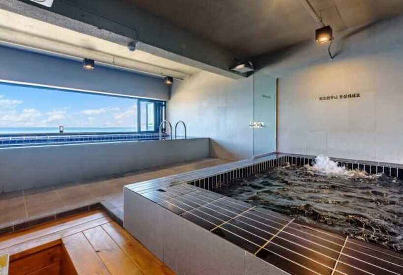 Yeongdeok Private Us 7 Pension