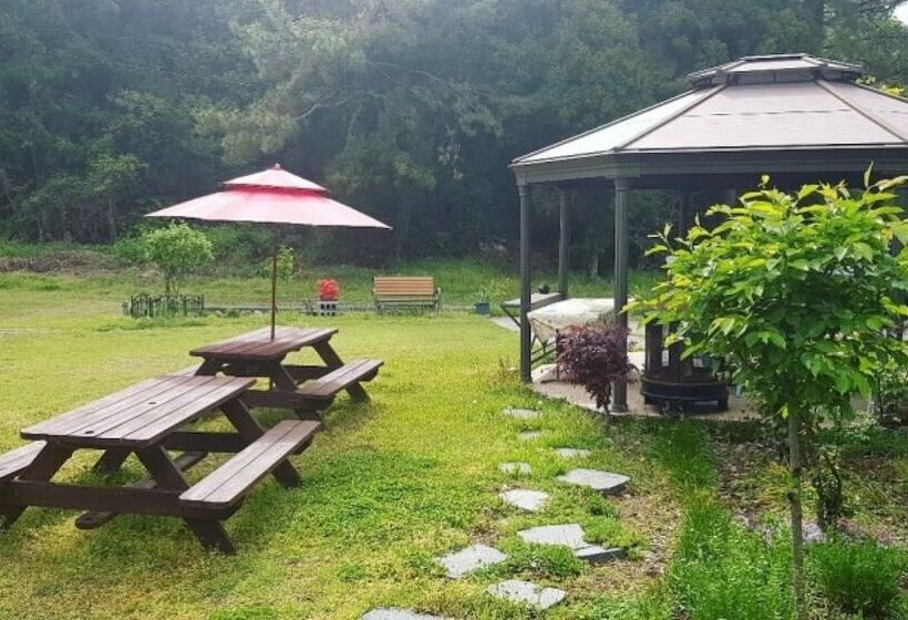 Yeosu Into The Clouds Pension