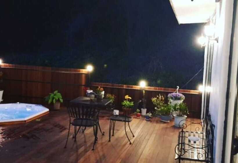 Yeosu Into The Clouds Pension