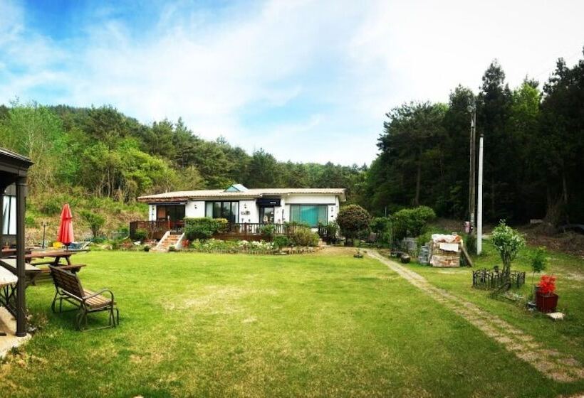 Yeosu Into The Clouds Pension