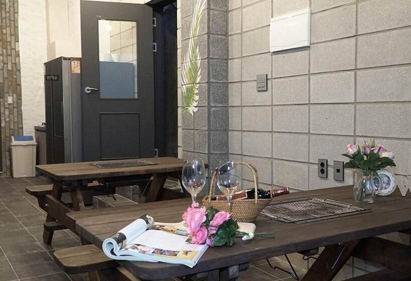 Boryeong Snail Pension