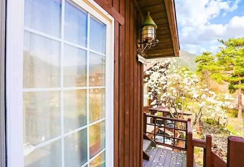 Muju Clouds Pension