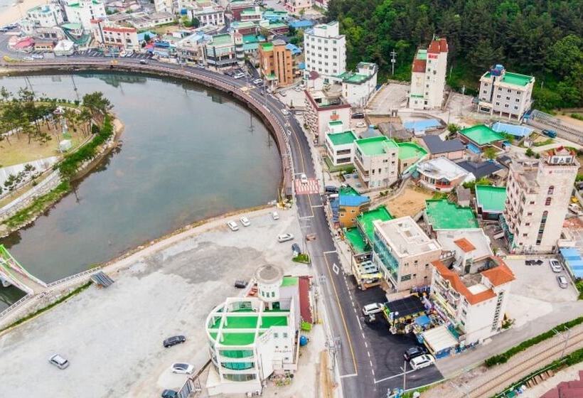 Gangneung Jeongdongjin Joyful Pension