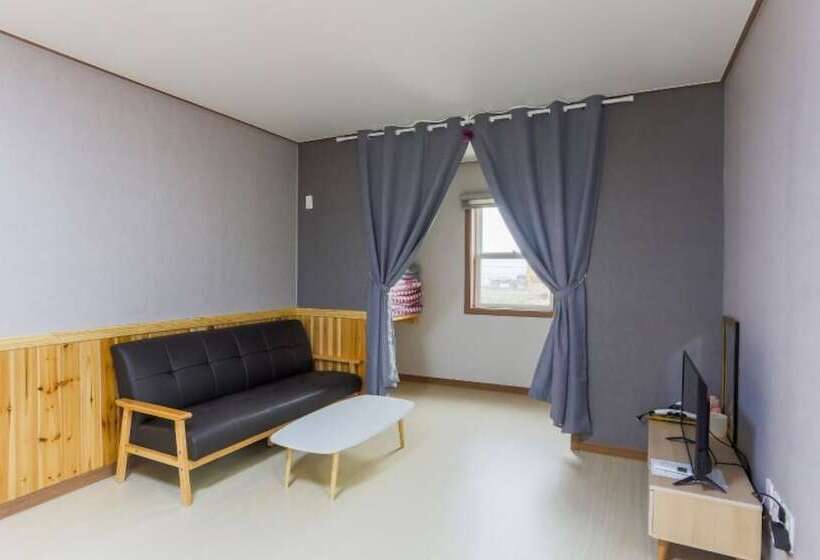 Gangneung Jeongdongjin Joyful Pension