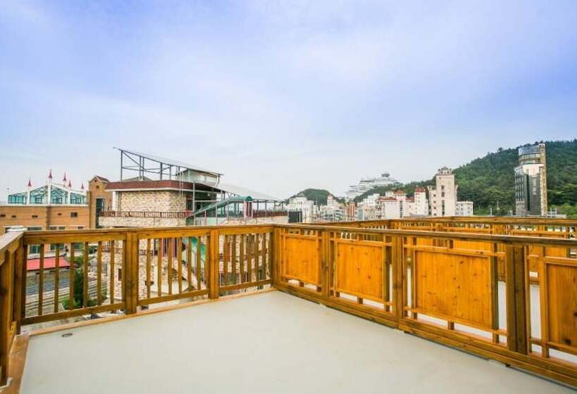 Gangneung Jeongdongjin Joyful Pension