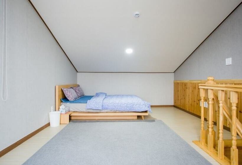 Gangneung Jeongdongjin Joyful Pension