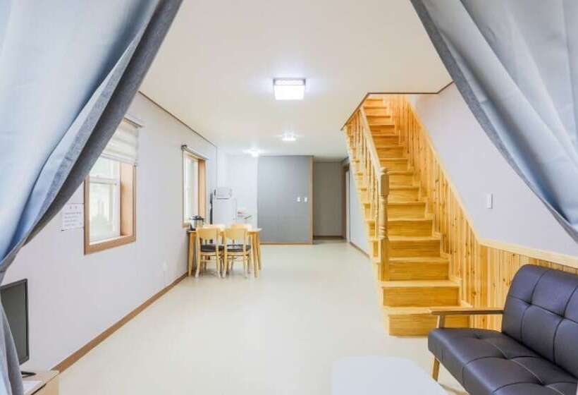 Gangneung Jeongdongjin Joyful Pension