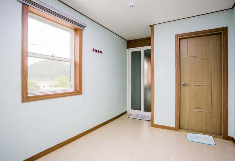 Gangneung Jeongdongjin Joyful Pension