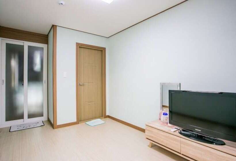 Gangneung Jeongdongjin Joyful Pension