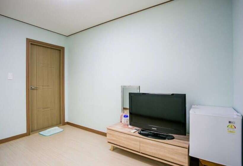 Gangneung Jeongdongjin Joyful Pension