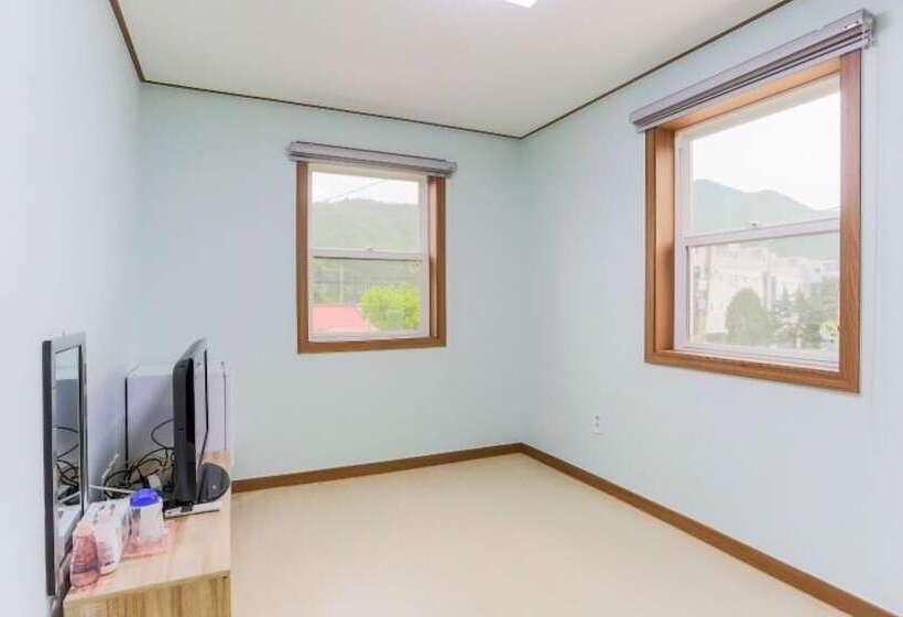 Gangneung Jeongdongjin Joyful Pension