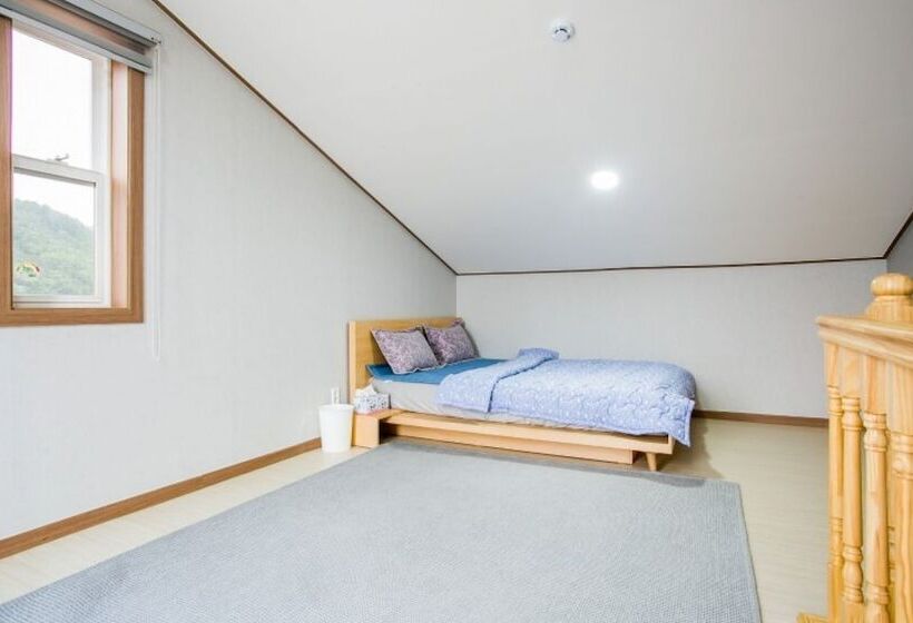 Gangneung Jeongdongjin Joyful Pension