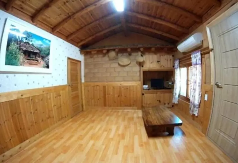 Gapyeong Dumesangol Pension