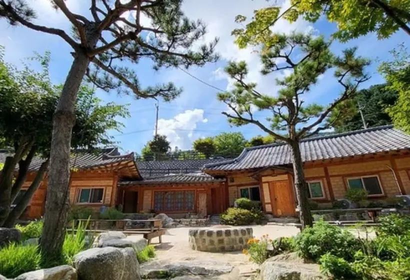 Gapyeong Dumesangol Pension