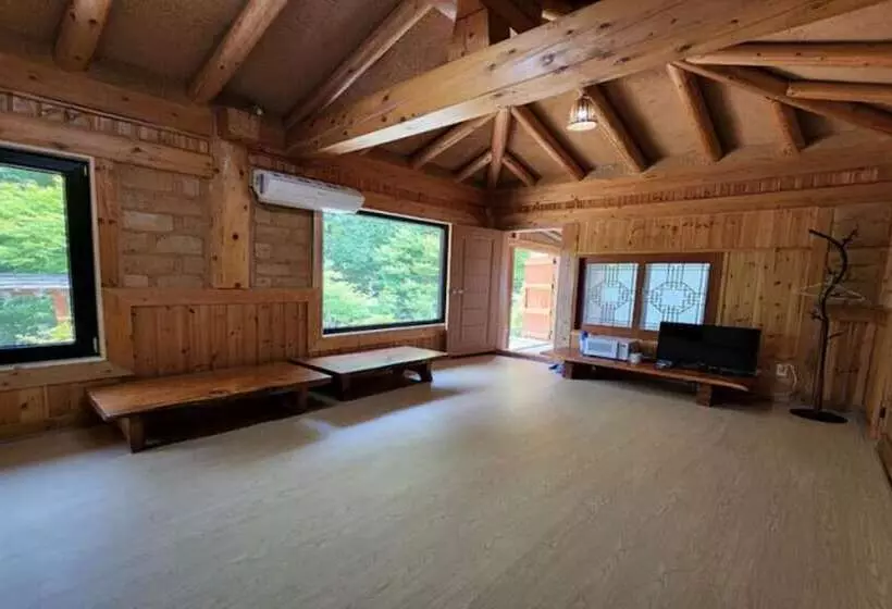 Gapyeong Dumesangol Pension