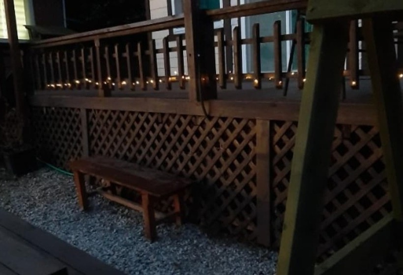 Goesan Byeolbitsanmagi Pension