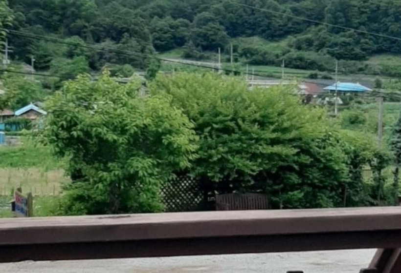 Goesan Byeolbitsanmagi Pension