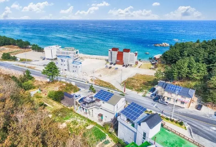 Goseong Sea&star Pension