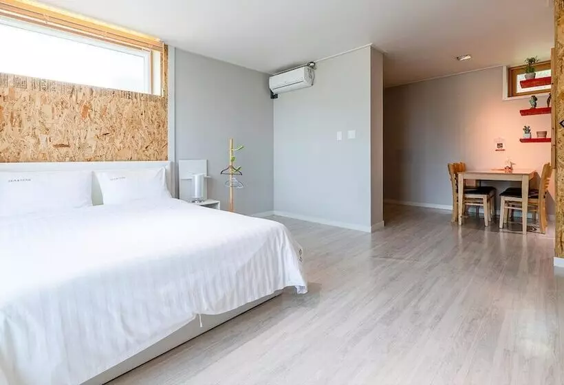 Goseong Sea&star Pension