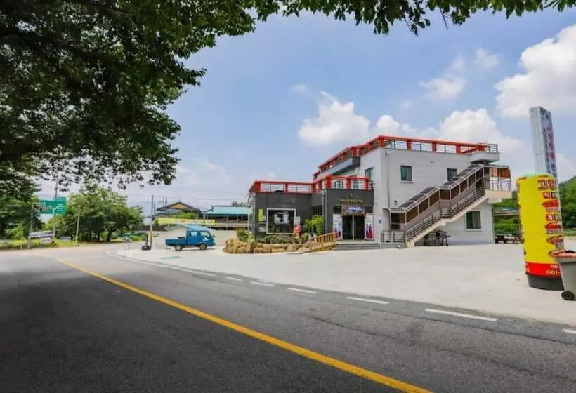 Gurye Gohyangsanjang Pension