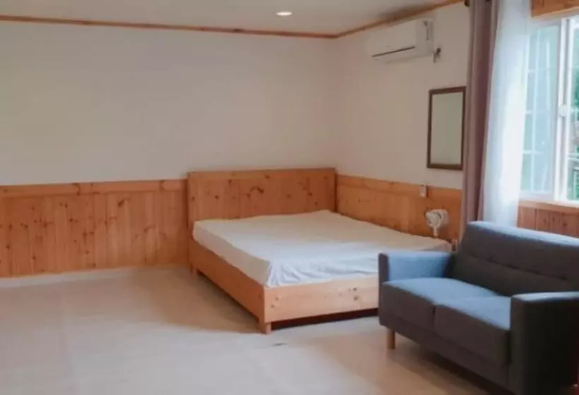 Gyeongju Solbaramgil Pension