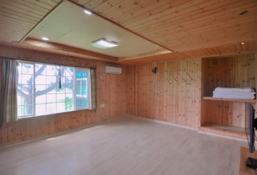 Gyeongju Solbaramgil Pension