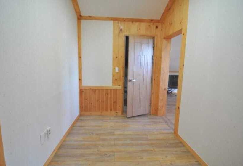 Gyeongju Solbaramgil Pension