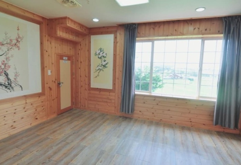 Gyeongju Solbaramgil Pension