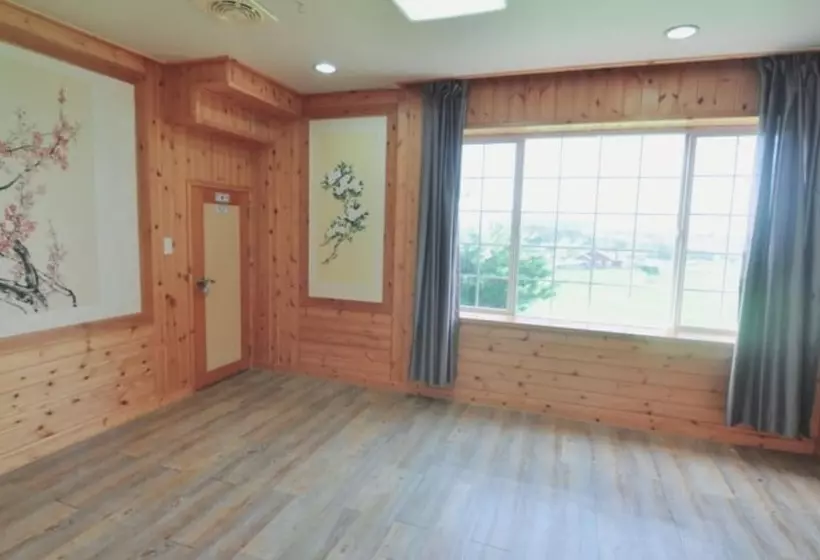 Gyeongju Solbaramgil Pension