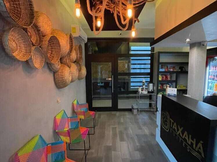 فندق Taxaha Suite