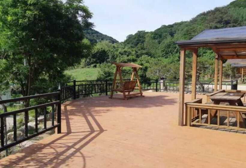Hwacheon Bongori Tongnamujip Pension