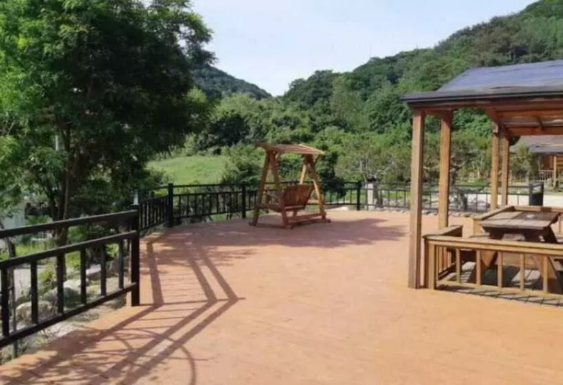 Hwacheon Bongori Tongnamujip Pension
