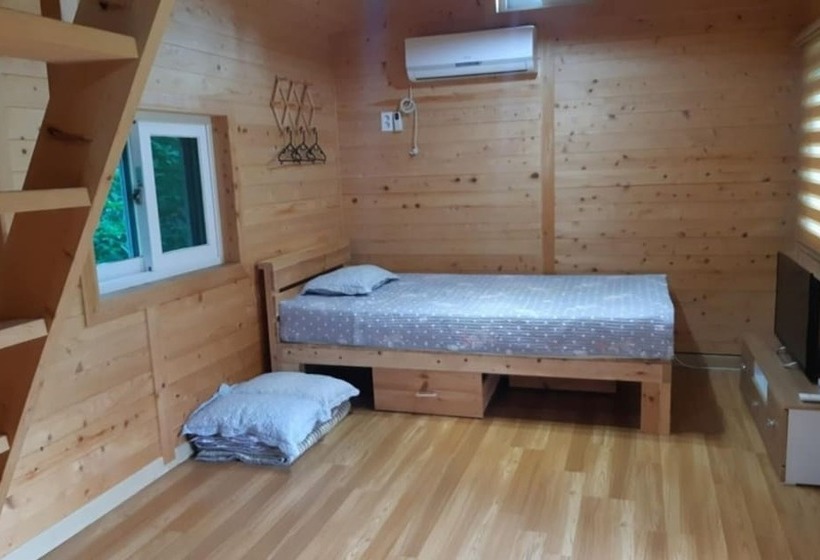 Hwacheon Bongori Tongnamujip Pension