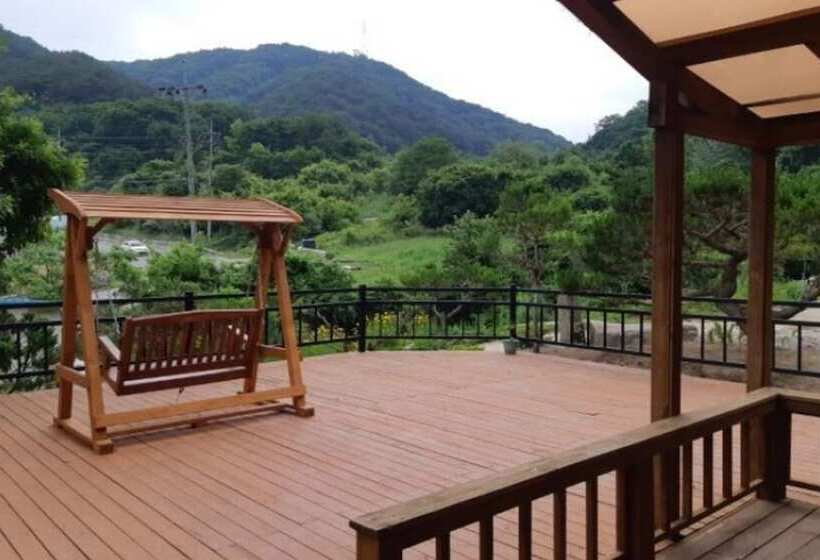 Hwacheon Bongori Tongnamujip Pension