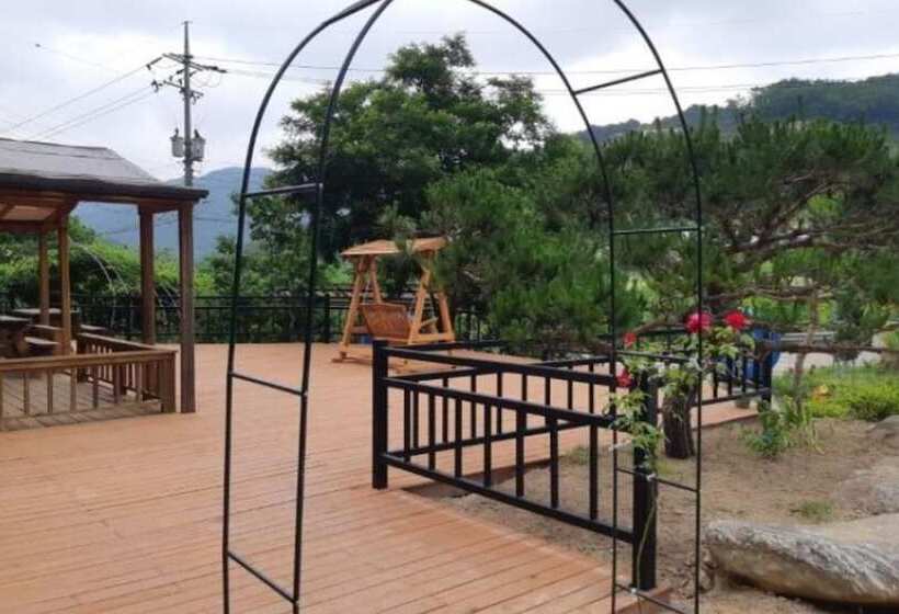 Hwacheon Bongori Tongnamujip Pension