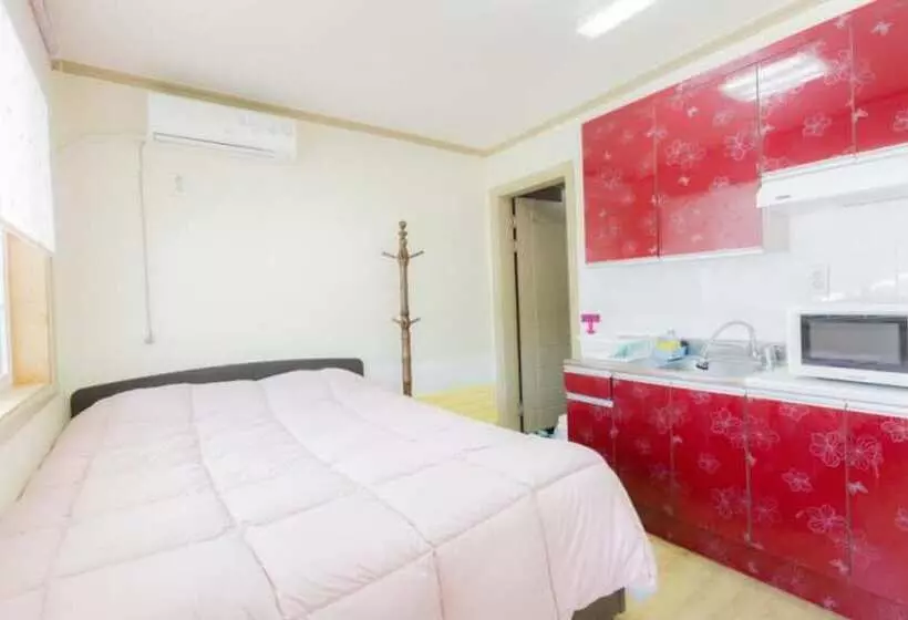 Muju Seolguk Pension