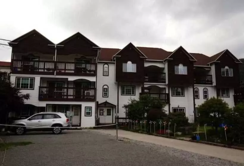 Muju Seolguk Pension