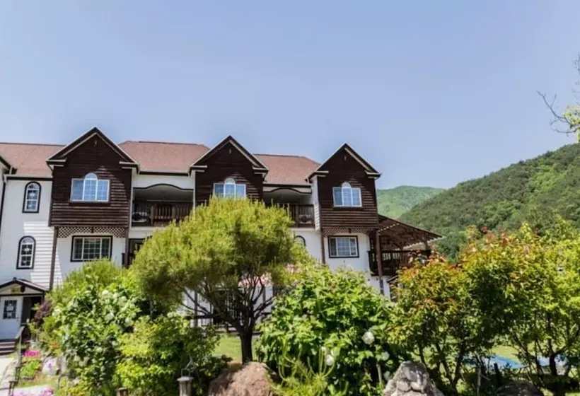 Muju Seolguk Pension