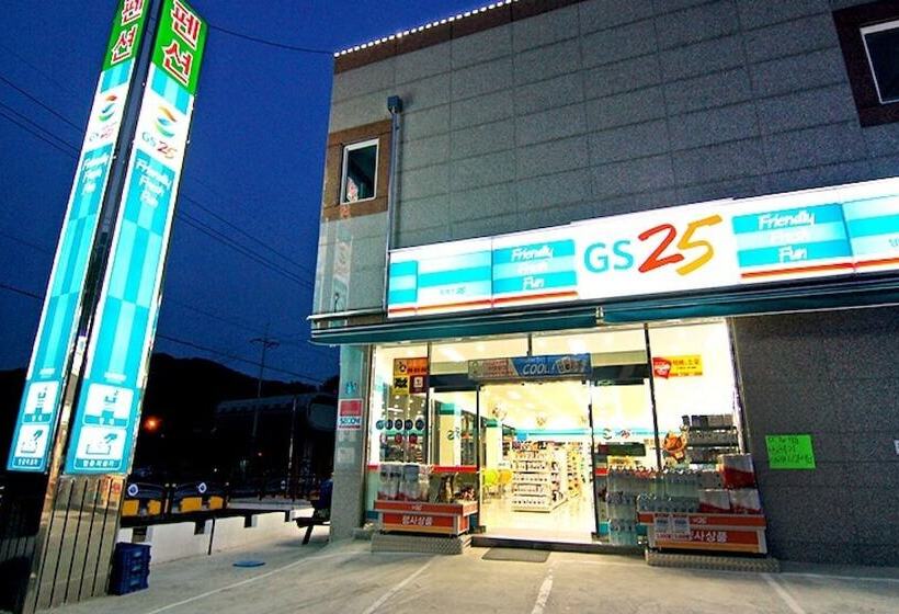 Namhae Sangju Cheonsanhae Pension