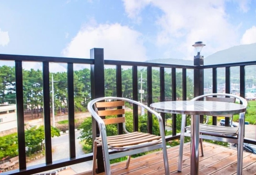 Namhae Sangju Cheonsanhae Pension