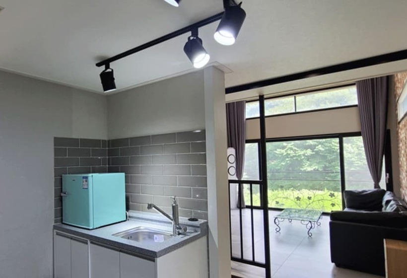 Pensión Cheongju Cheongnamdae Pool Villa