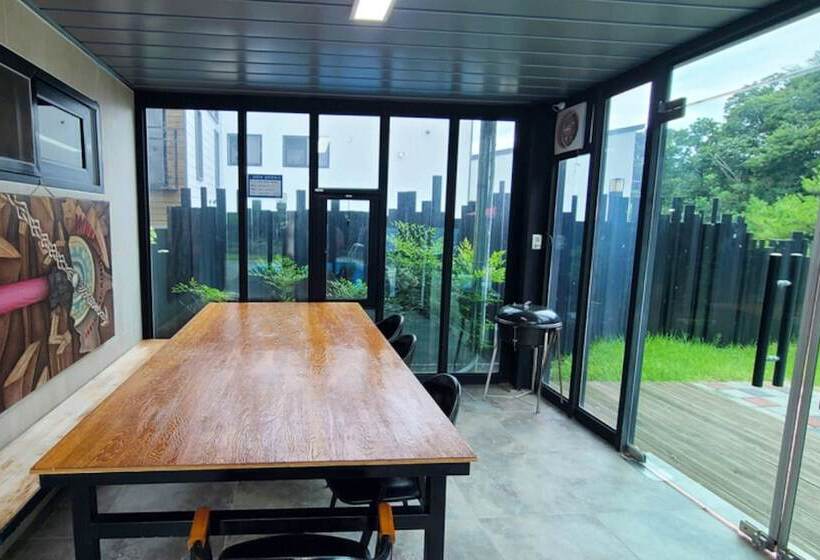 Pensión Cheongju Cheongnamdae Pool Villa