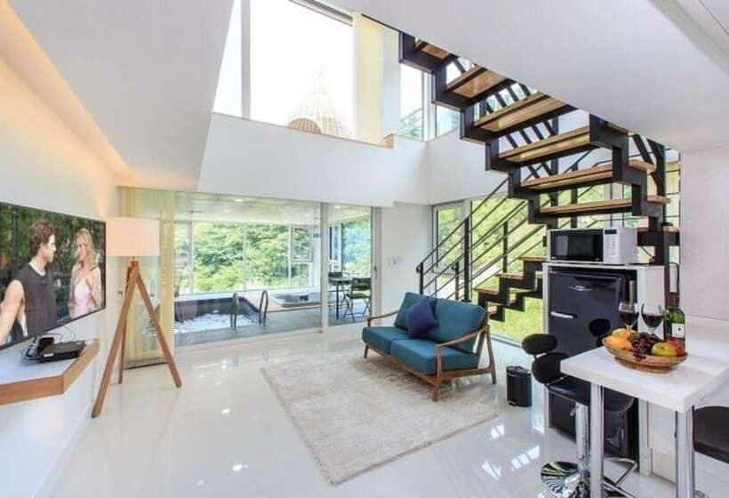 פנסיון Gapyeong Bobo Pool Villa