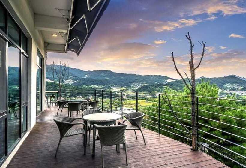 פנסיון Gapyeong Bobo Pool Villa