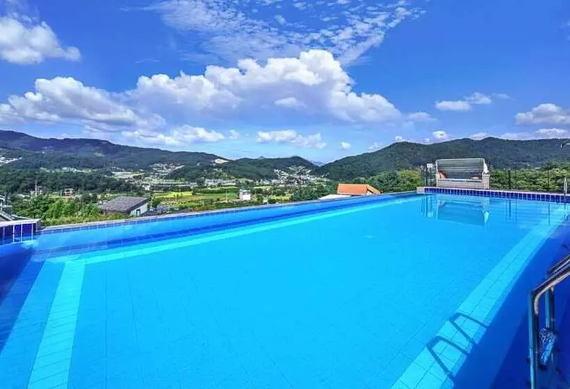 Majatalo Gapyeong Bobo Pool Villa