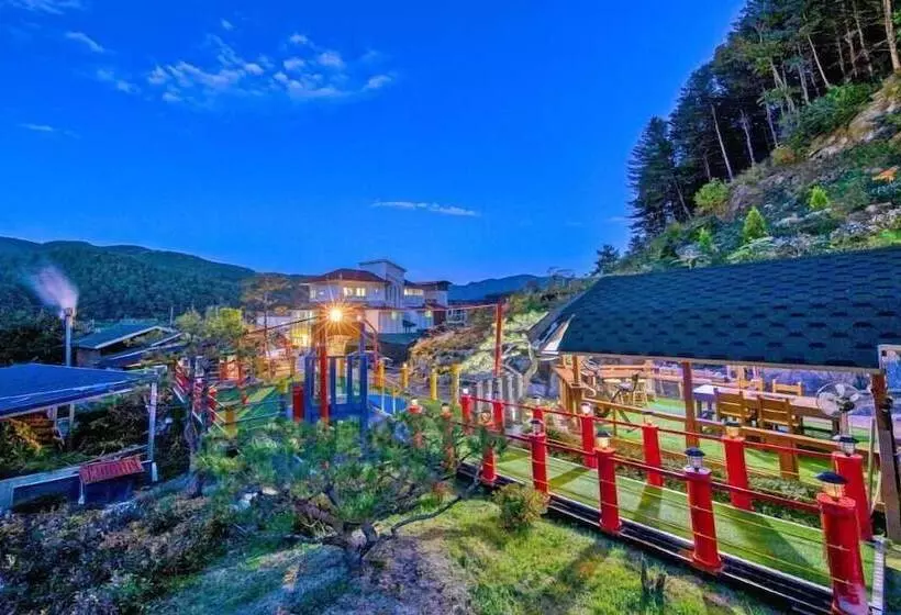 ペンション Gapyeong Pogny Kids Poolvilla