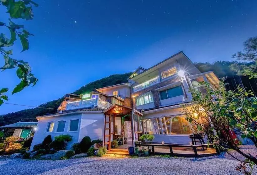 ペンション Gapyeong Pogny Kids Poolvilla